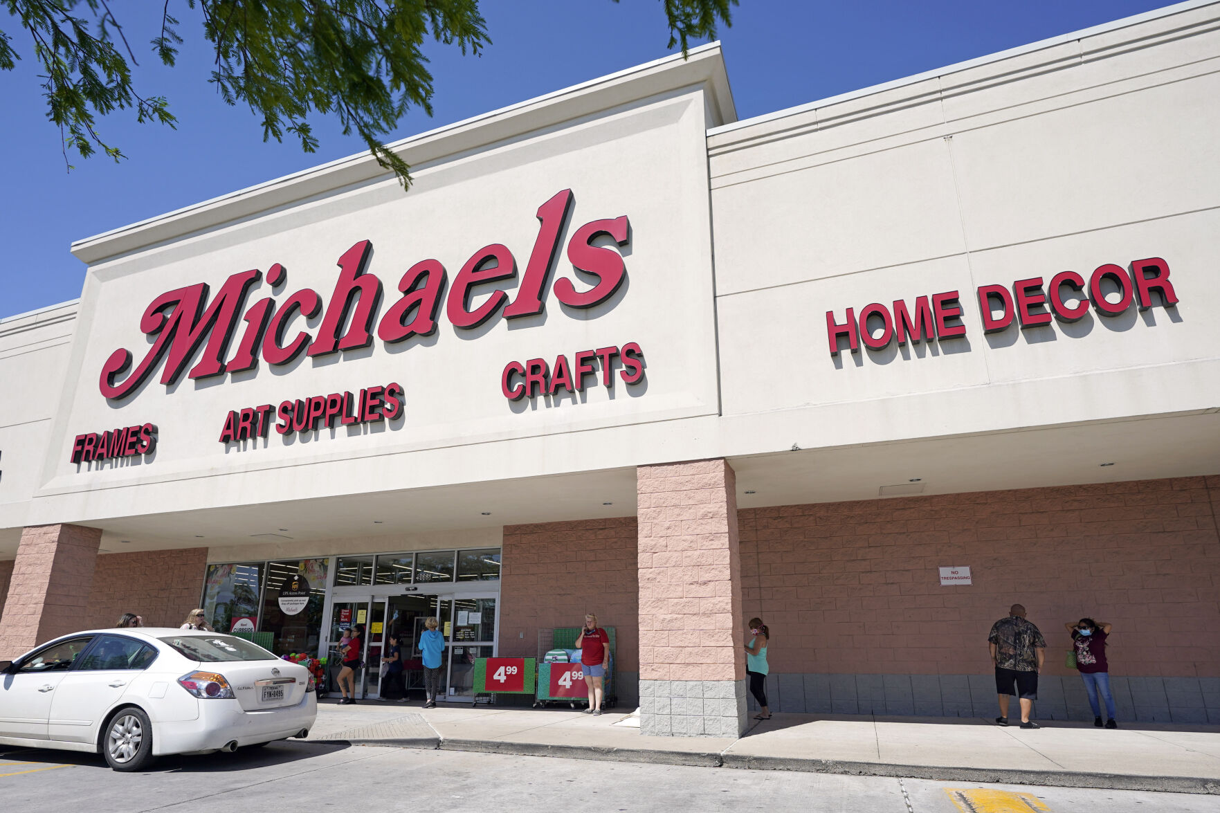 Michaels Acquires Joann